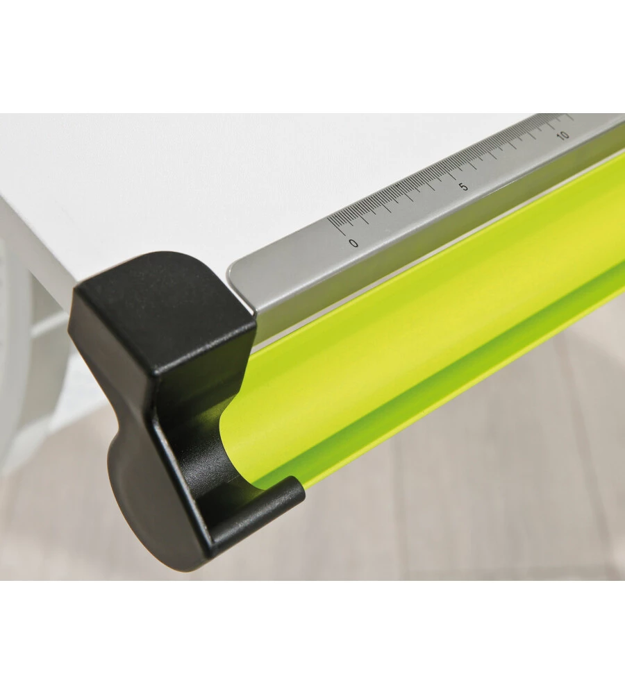 SCRIVANIA INCLINABILE CON COLORI INTERCAMBIABILI, CONTENITORE E GAMBE IN METALLO.